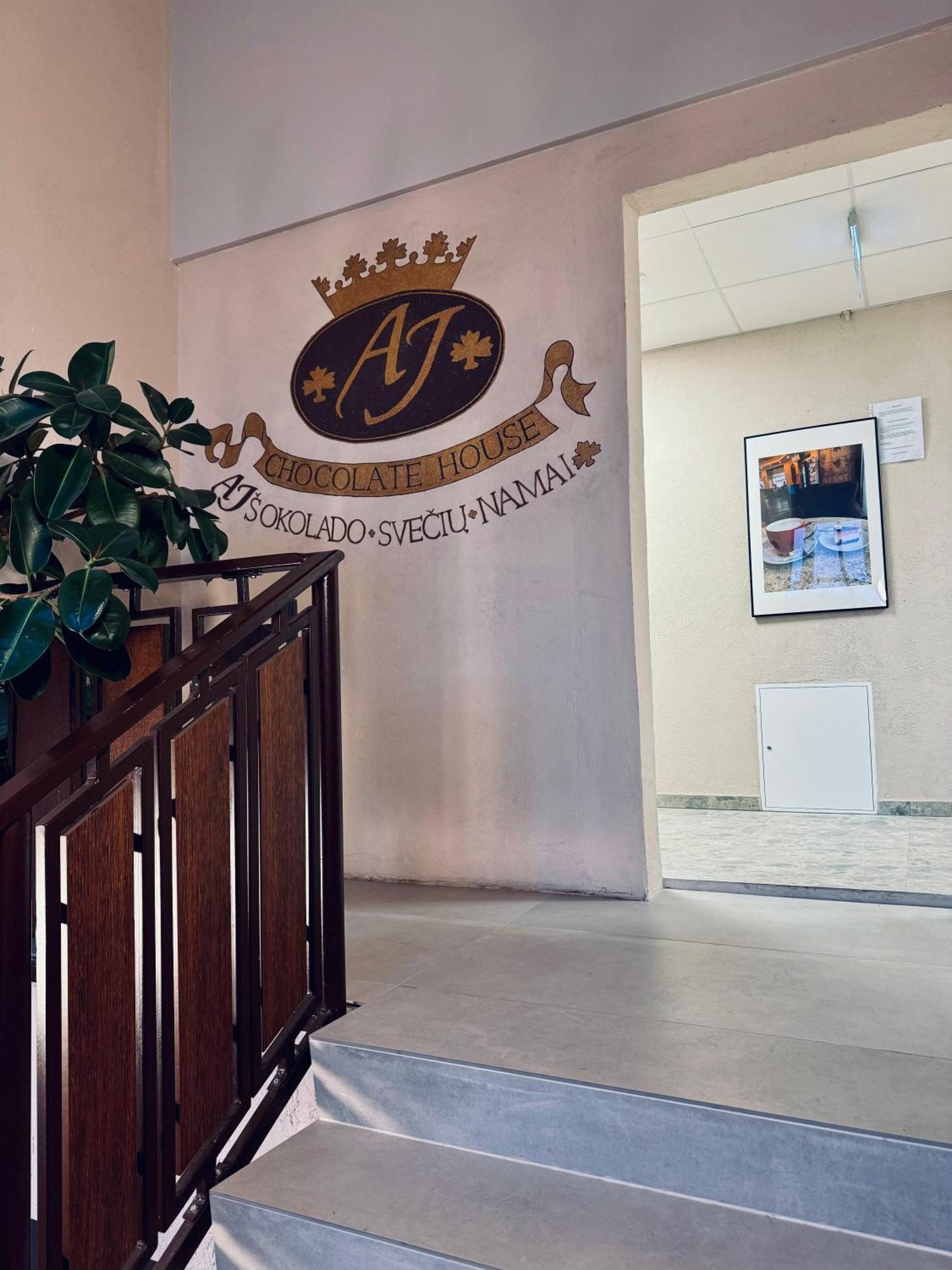 Aj Chocolate Vilnius Hotel Buitenkant foto